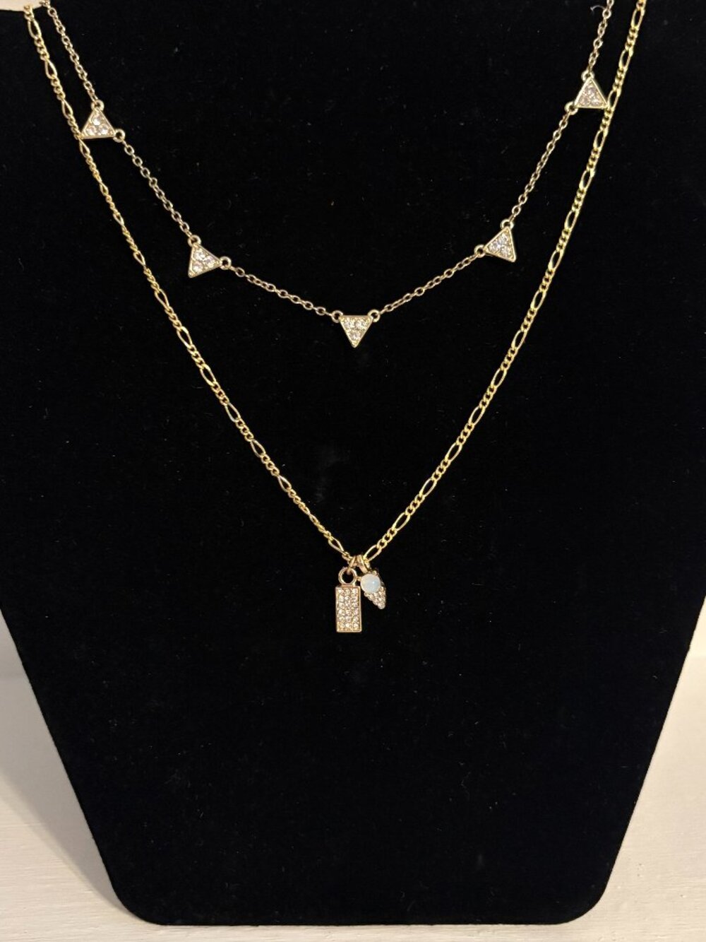 2 gold necklaces